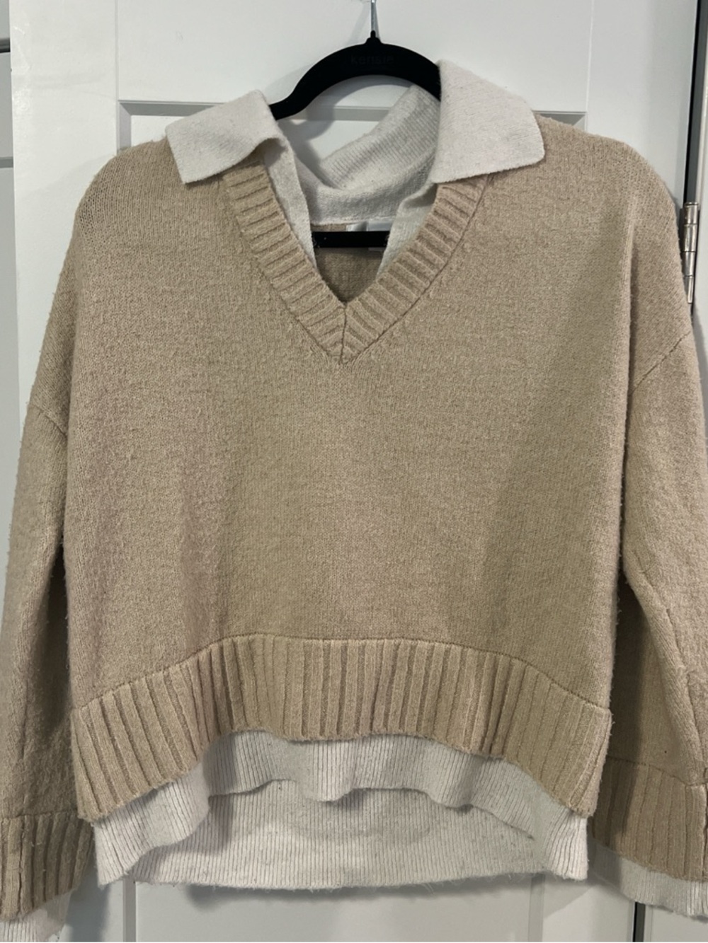 Neutral Two-Tone V-Neck Layered Sweater - Beige & Cream